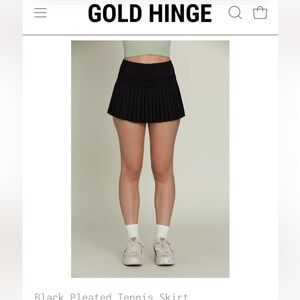 Gold hinge black pleated tennis skirt